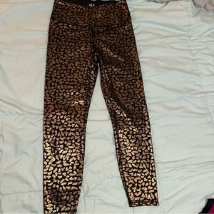 EUC Women’s IVL Gold Leopard Leggings Size 6